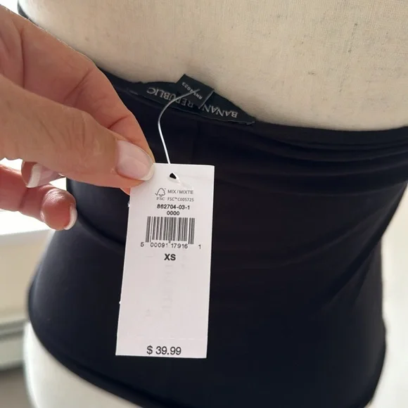 Banana Republic Black Halter Top - Picture 4 of 4